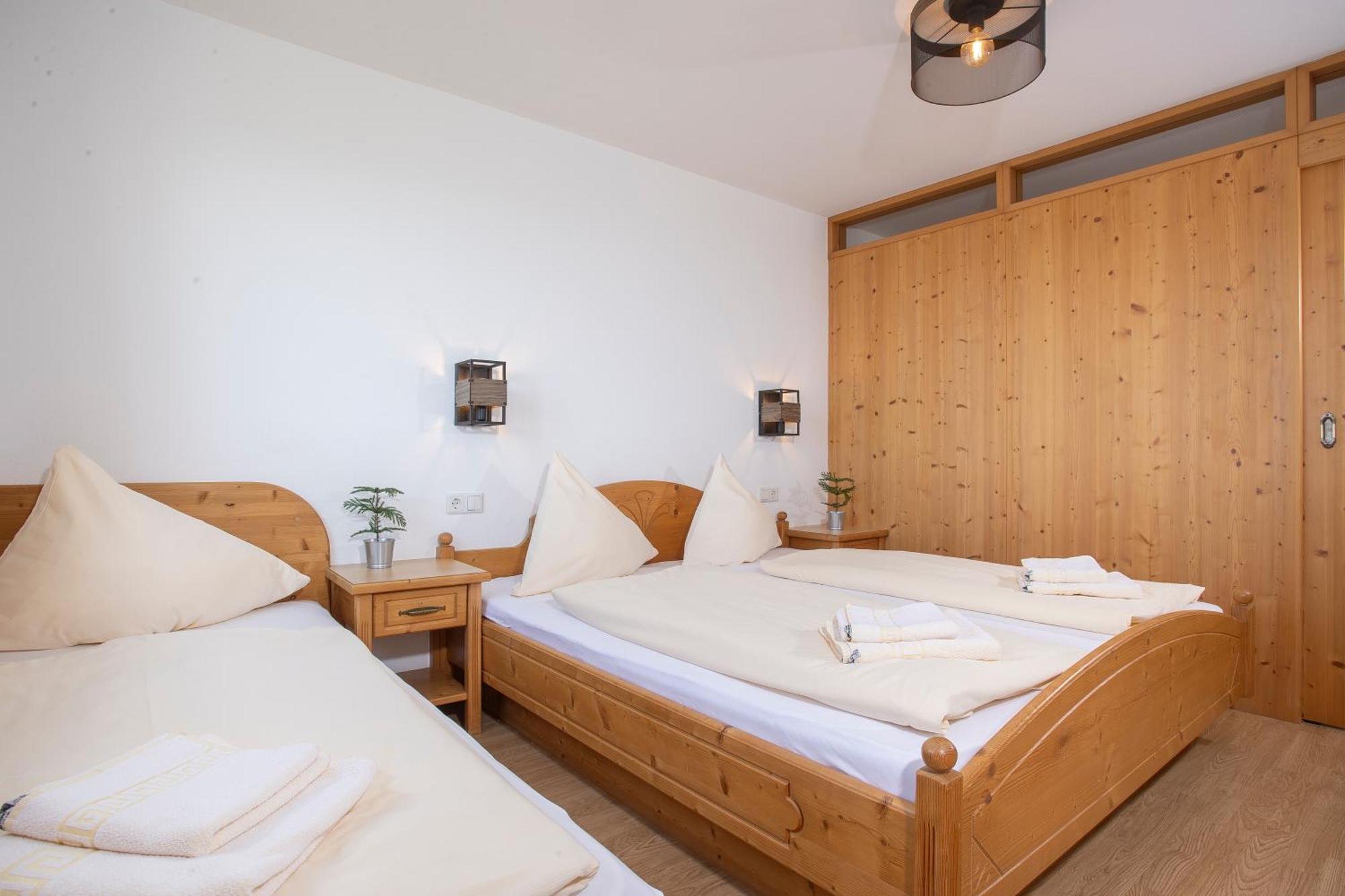 ホテル Alpenrelax Krepperhuette Volders エクステリア 写真